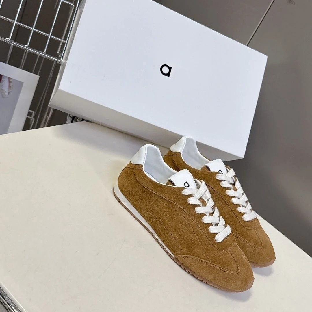 Women'S Shoes Com - European-style Women's White Sneakers. 2026 Summer