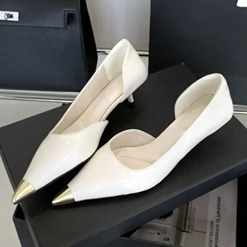 Elegant Pointed Toe Kitten Hee - Women Shoes Branded recensione e prezzo