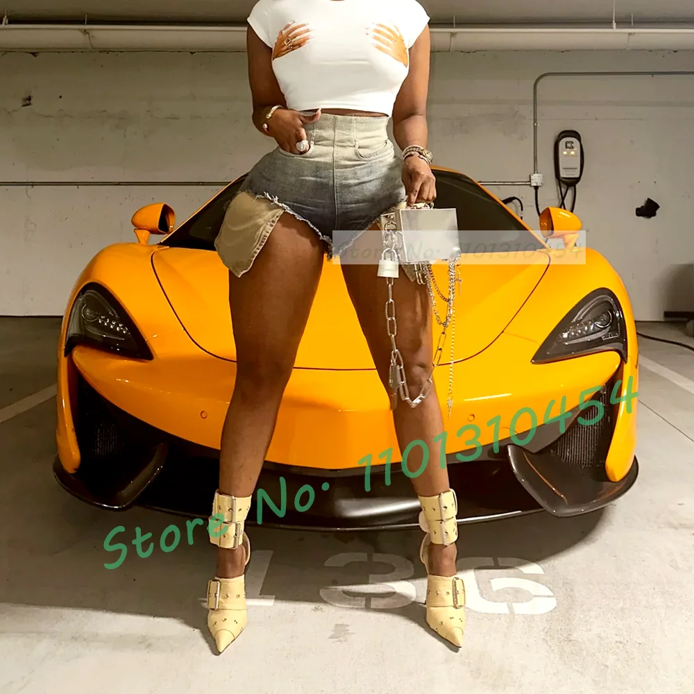 Yellow Multi Buckles Pointy Sa - Wide Fit Heels recensione e prezzo