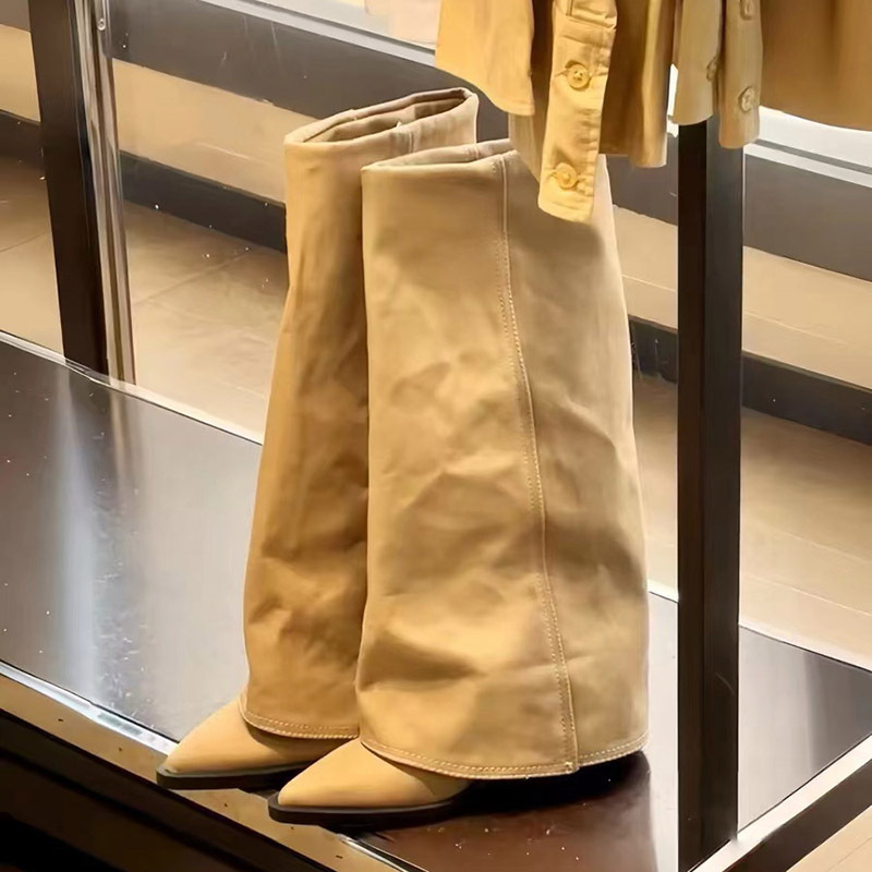 Pointed Toe Coarse Following K - Wide Fit Heels recensione e prezzo